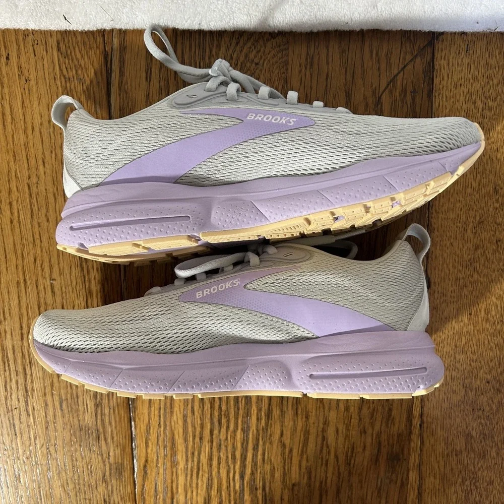 Brooks womens size